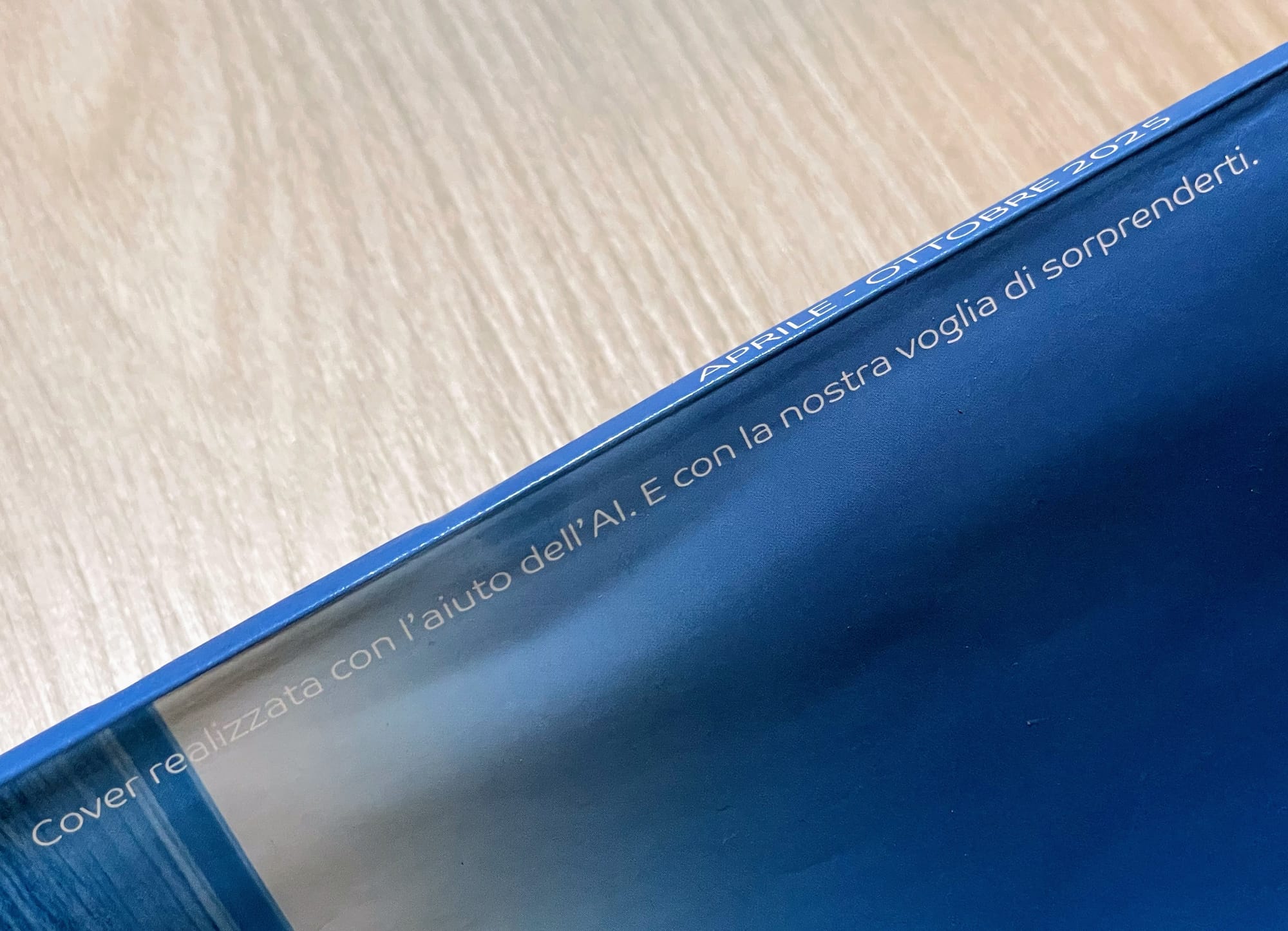 Dichiarare l’uso dell’AI fa bene al brand? Riflessione su un catalogo Alpitour